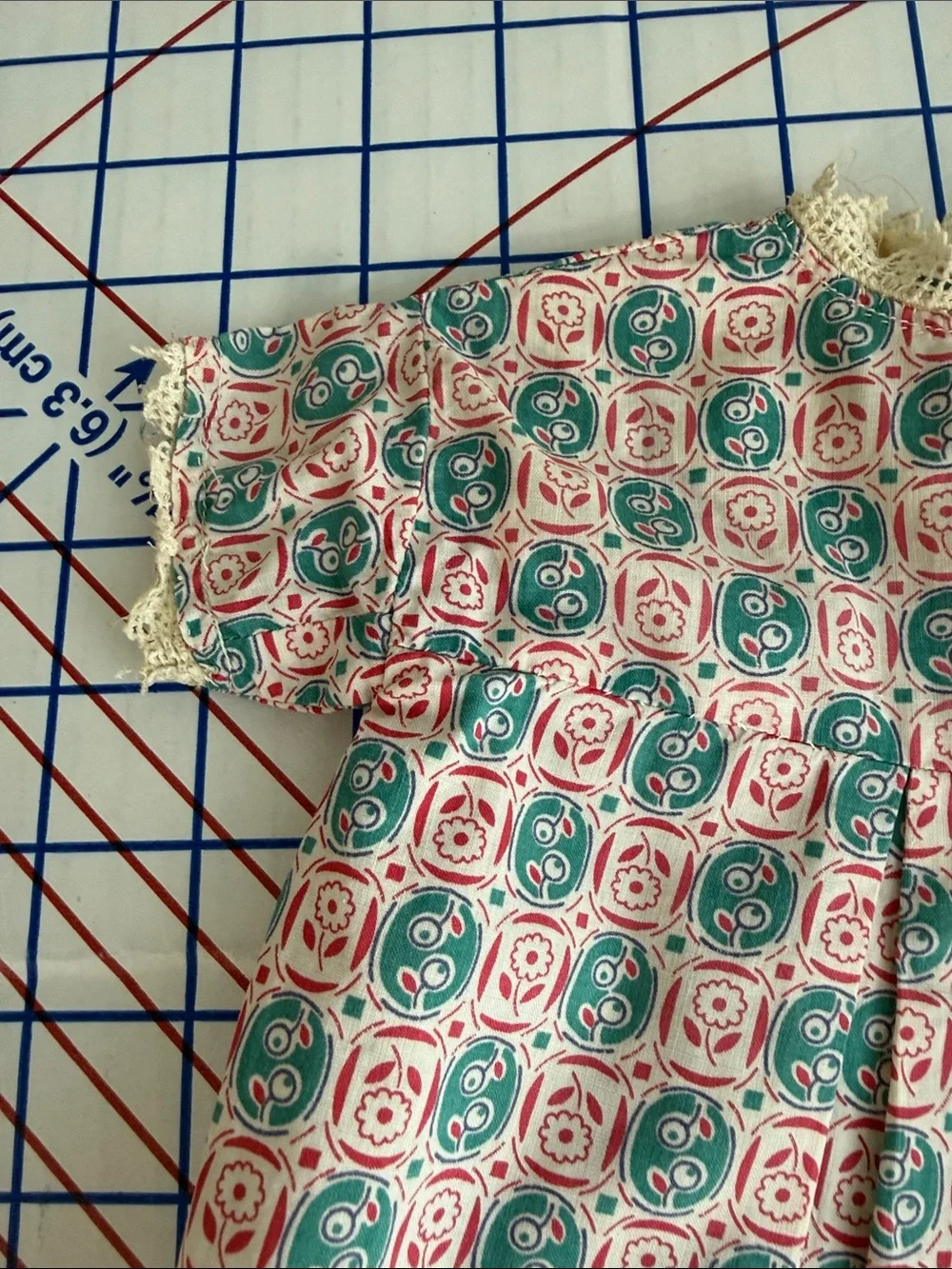 1930s 40s Vintage Cotton Child’s Dress Cutter Fabric Novelty Floral Print